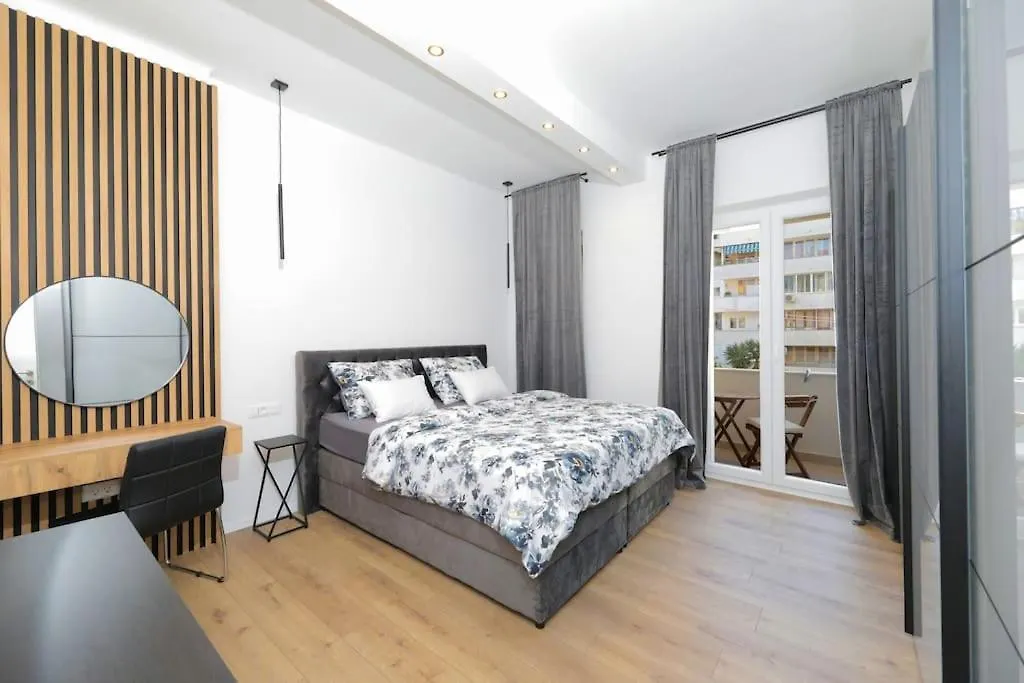 Tata Apartment Split 0*,