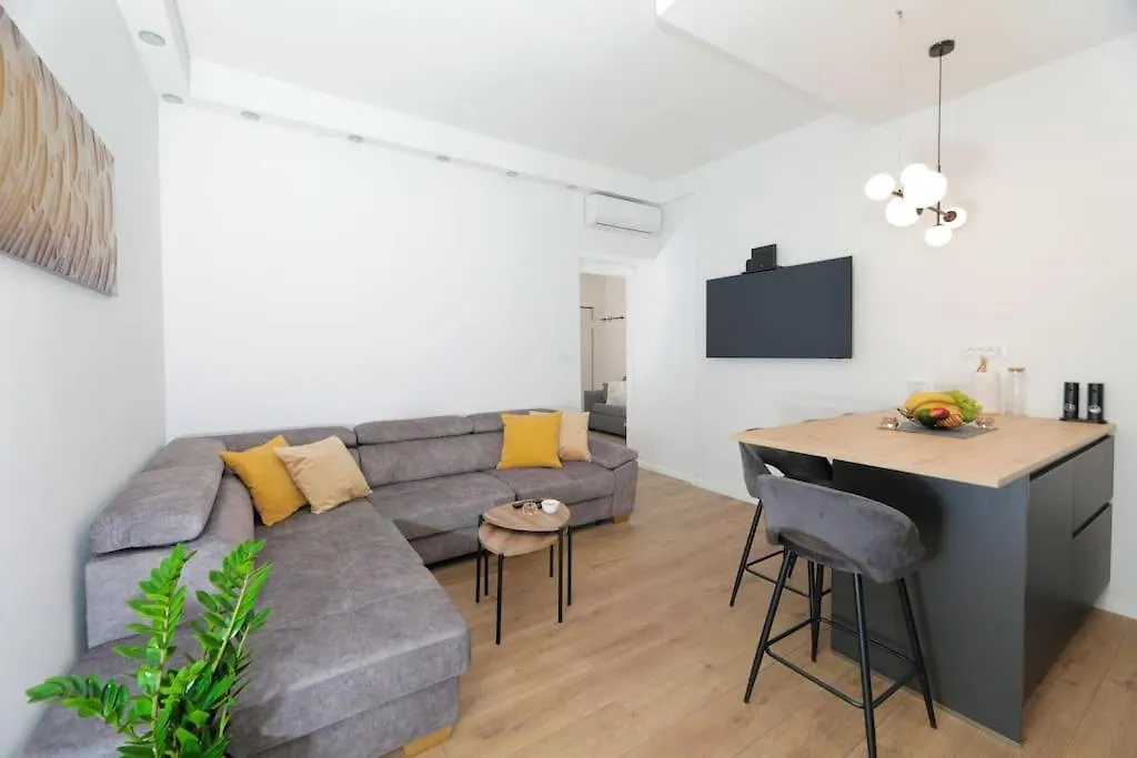 Tata Apartment Split
